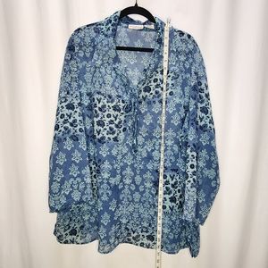 Woman's Plus Size 22W/24W Blue Blouse by White Stag.